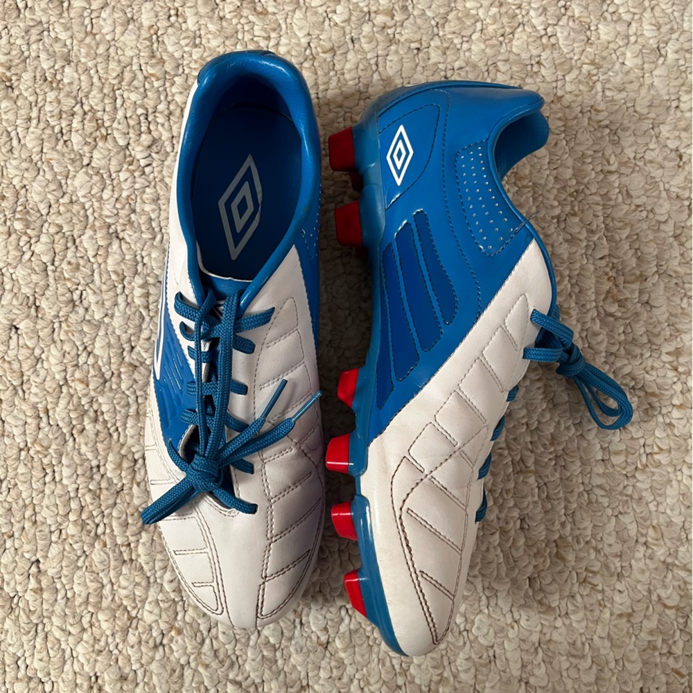 Women’s umbro soccer cleats